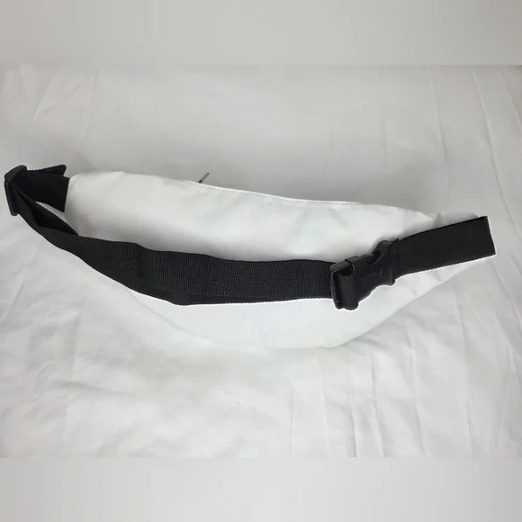 Fila White Beltbag with Black, Red And Blue Accents - Picture 5 of 8